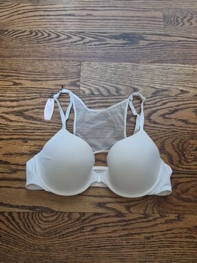 Victoria's Secret White Lace-Back T-Shirt Bra